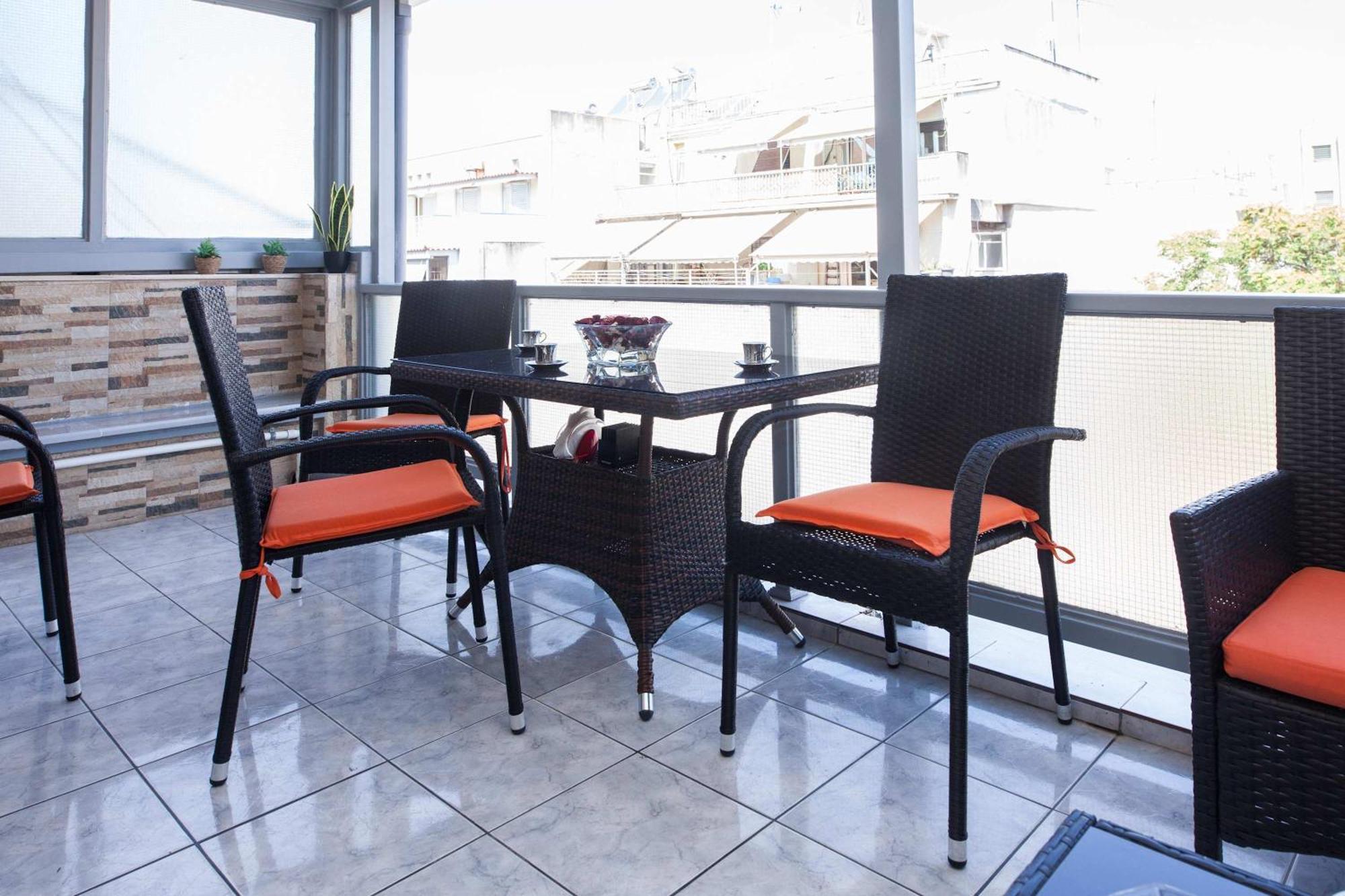 Central 2 Bd Apt With Balcony By Monastiraki Athènes Extérieur photo